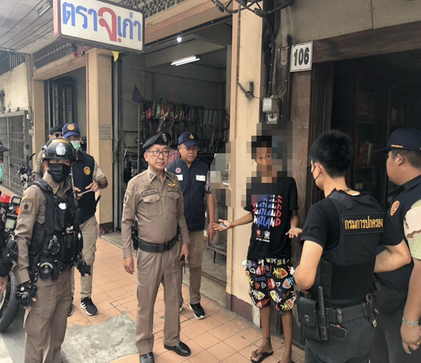 นำผู้ป่วยจิตเวชส่ง​ รพ.