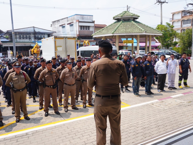 ร่วมปล่อยแถวและตรวจความพร้อมของเจ้าหน้าที่ตำรวจที่ปฏิบัติงาน