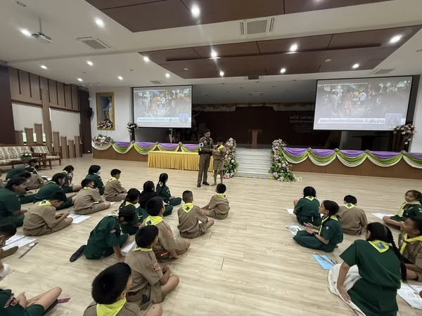 ให้ความรู้​เรื่องยาเสพติด โครงการ​แดร์(DARE​)​​