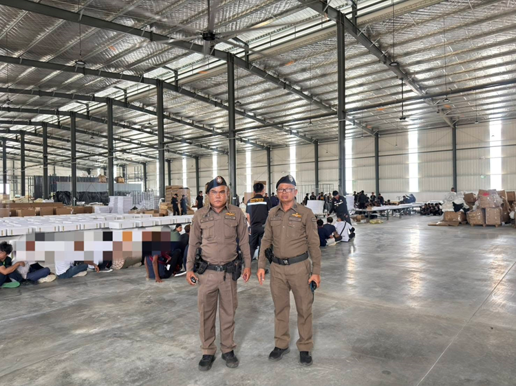 ร่วม อำเภอพนัสนิคม, กอ.รมน.,ตม.จว.ชลบุรี,กระทรวงแรงงานจังหวัดชลบุรี จับกุมต่างด้าวทำงานโดยไม่มีใบอนุญาตทำงาน